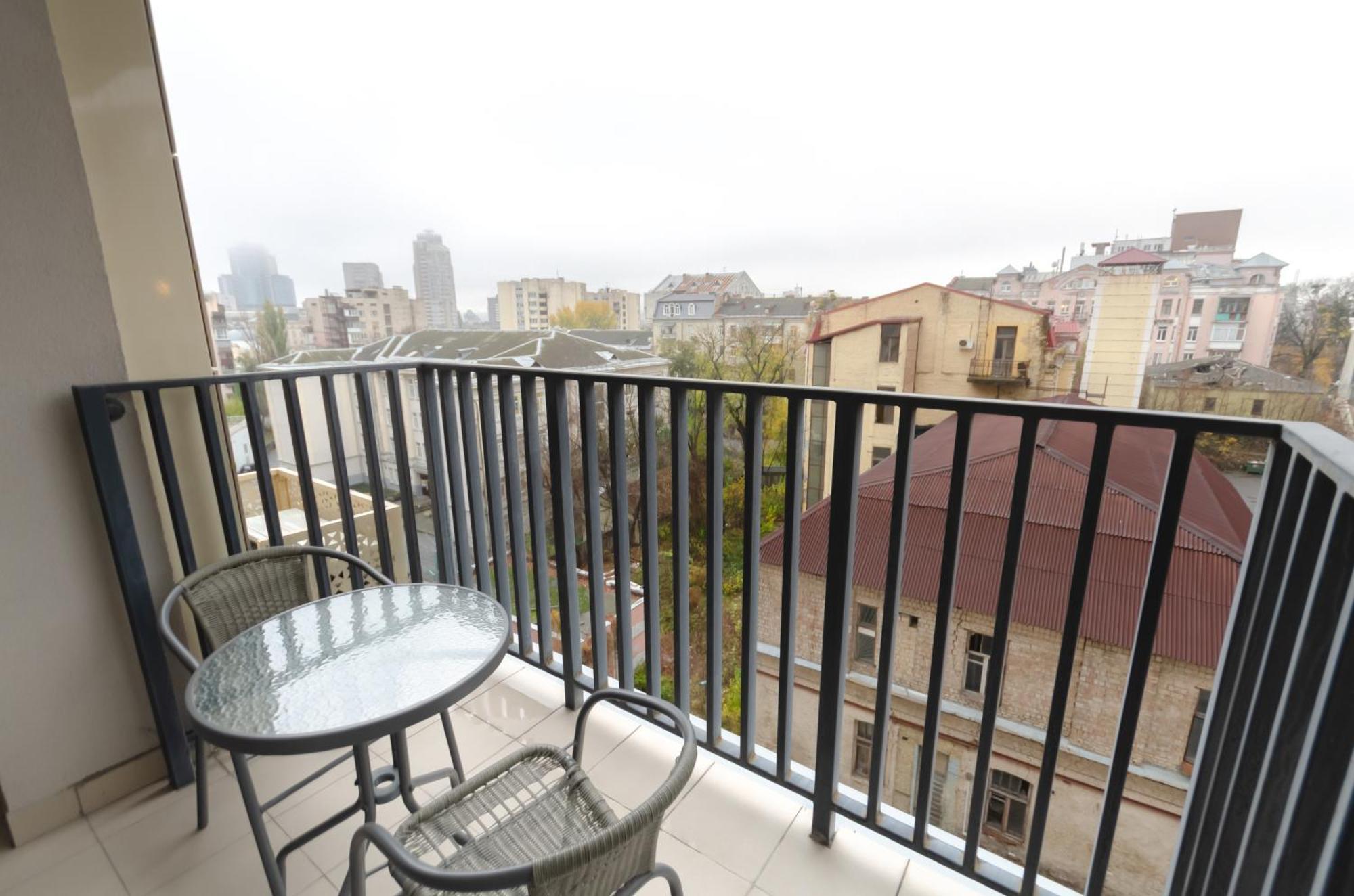Petrovdom 160-161-166-3A-3B-131A-104A In Beautiful Apartments In Rc "Yaroslaviv Grad" Kyiv Exterior photo